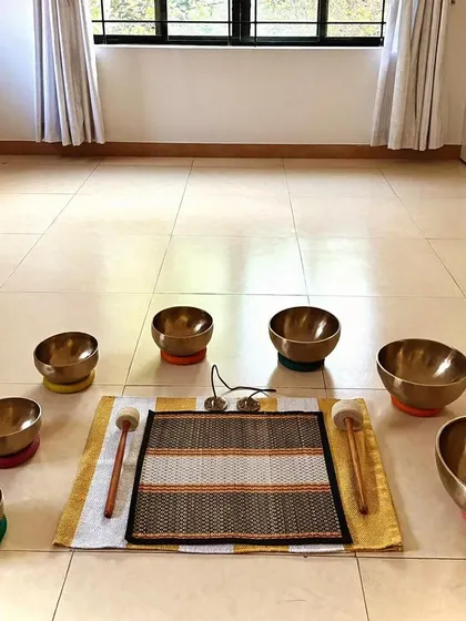 A simple yet powerful setup for a personal sound meditation practice. This arrangement of Tibetan bowls and tingsha cymbals is perfect for daily mindfulness and energy balancing.