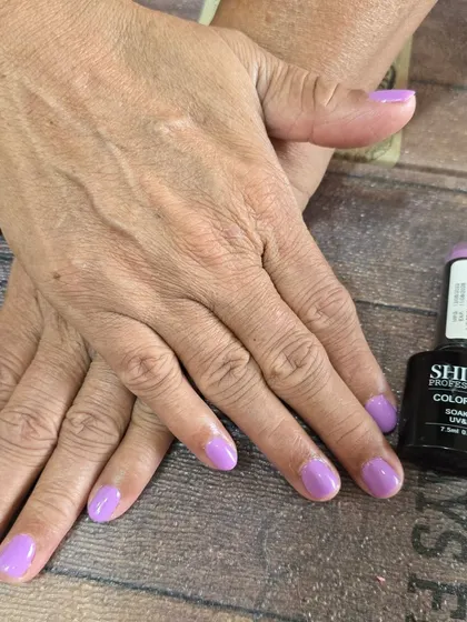 Honored to have done the nails for Indian film actress Sanyogita Bhave. She chose a beautiful lilac shade from Shills Professional.