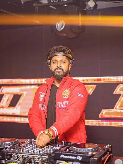Ready for a mini-concert at Indigo XP in Koramangala. It's more than just a DJ set; it's a full-on musical experience.