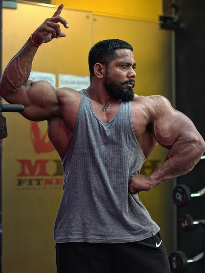 A classic physique pose, showing my lines and symmetry.