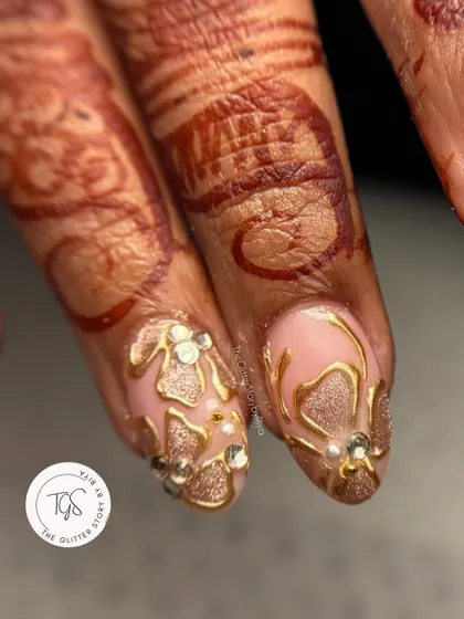 Another angle of this detailed bridal set, showing how the gold art and crystals catch the light. The design is carefully crafted to look beautiful from every view.