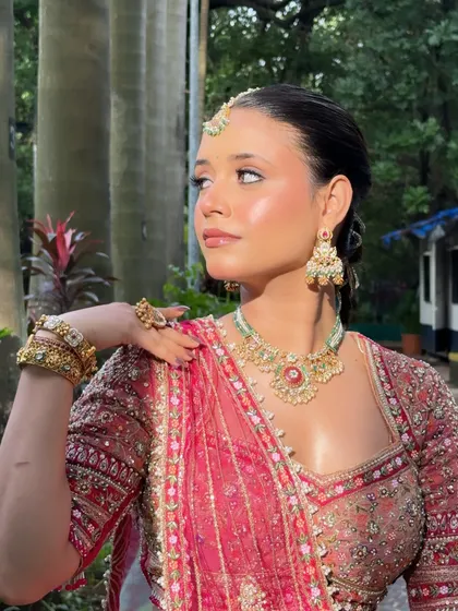 Another angle of this sun-kissed look, proving it's beautiful from every side.