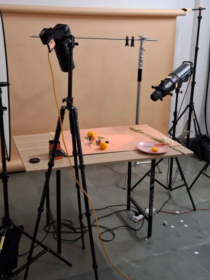 The complete overhead rig and lighting setup for the Fraganote "La Fleur" flatlay.