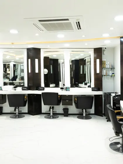 A look inside our brand-new, luxurious salon at Kemps Corner. The clean lines, modern decor, and spacious layout create an atmosphere of sophisticated calm.