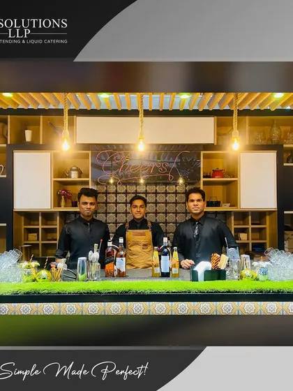 Our dynamic team of bartenders ready to elevate a house party experience with delicious, perfectly crafted cocktails.
