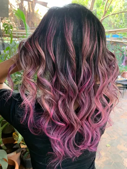 A final look at this stunning pink hibiscus hair. The color is so dreamy and perfect for a bold statement. (No filter)