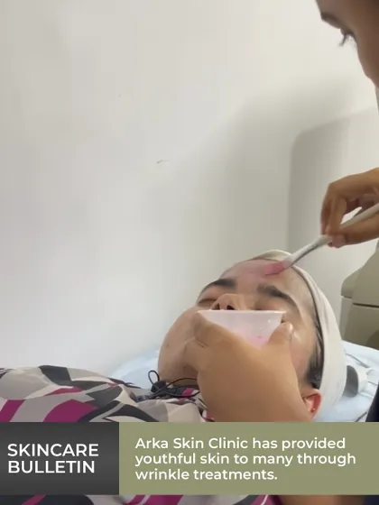 This image shows a patient receiving a wrinkle treatment. I use various techniques to provide youthful, refreshed skin, tailored to each individual's needs.