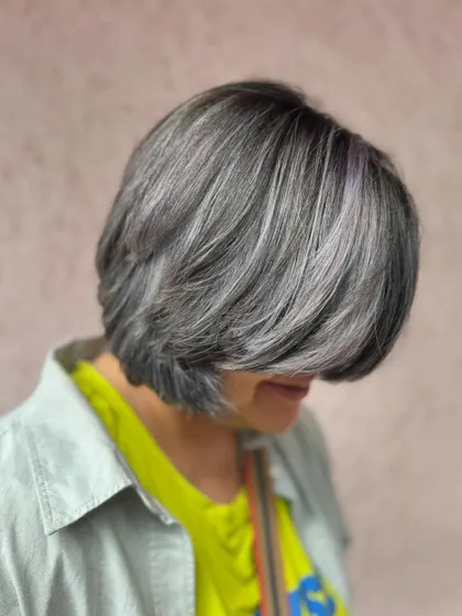 Feeling frosty and fabulous with this gorgeous silveriness. This is a bleach color, perfect for a chic, modern look. (No filter)