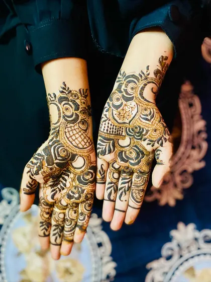 This is the same design as the previous image but with a different filter, creating a high-contrast look. It really makes the bold lines of the Arabic-style peacocks and florals stand out.