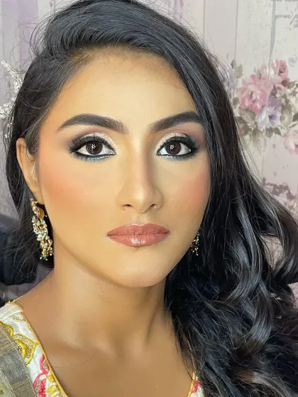 This series showcases the versatility of a dewy, soft glam look. It's one of the most requested styles for its ability to look fresh, polished, and beautiful for any occasion.