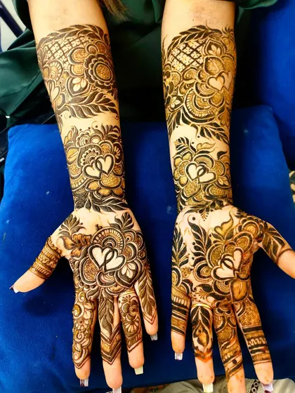 A close-up of the heart and floral design, showing the beautiful details.