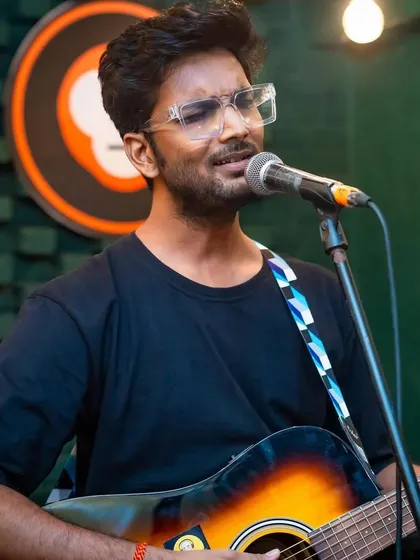 A close-up shot from a recent gig at a pub. I love these energetic environments where the music becomes the soundtrack to a great evening.