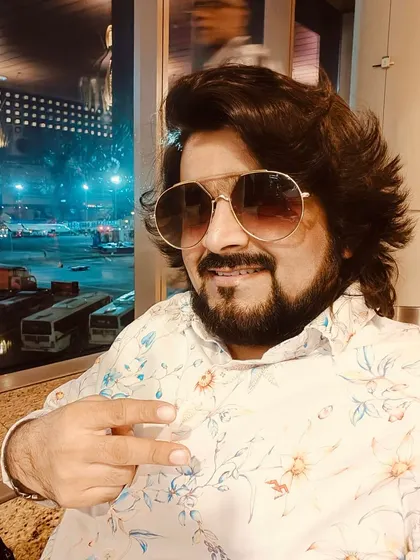 Flying to Bhuj, Kutch for a pre-wedding gig. I'm excited to perform my special show, "Band Baajaa Baaraat Bingo."