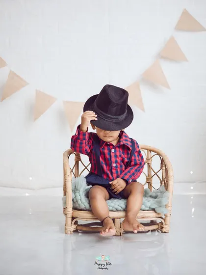 Getting some Michael Jackson vibes from this little guy. Sometimes the most unplanned, playful moments make for the best photos.