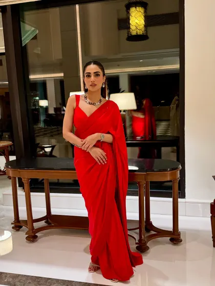 Sometimes a single picture says it all. This self-designed red saree is one of my absolute favorites. It’s bold, classic, and makes me feel powerful. The perfect inspiration for your next big event.