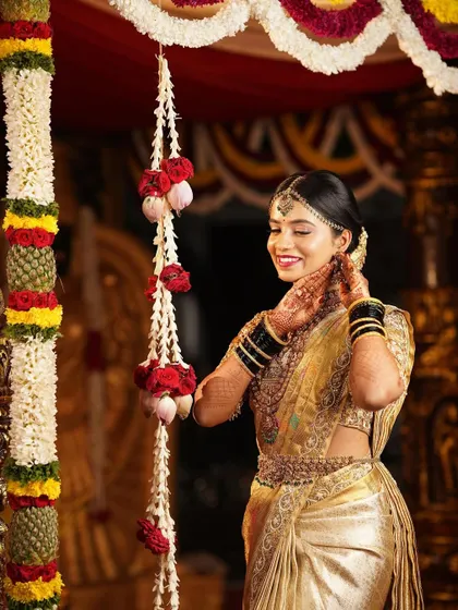 Monisha's smile lights up the frame. I'm so glad I could be a part of her special day.