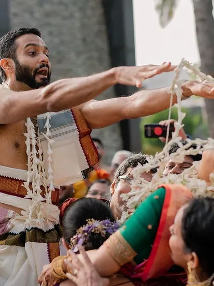 The playful spirit of a Tamil Iyengar wedding. These rituals are full of laughter and candid moments, and we love being in the middle of the action to capture authentic interactions like this.