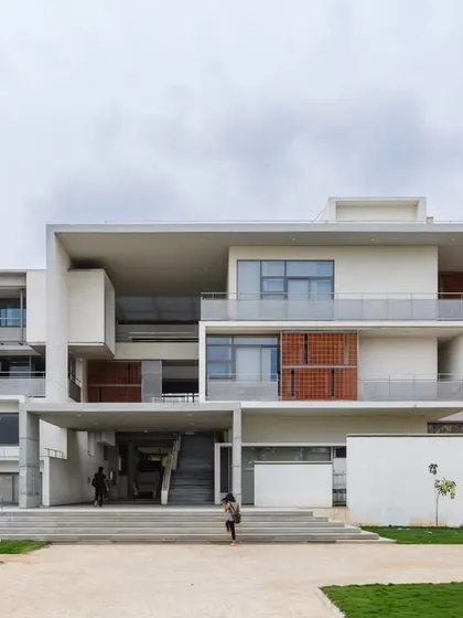 A duplicate image of the VIT academic blocks, showing the modern, articulated facade.