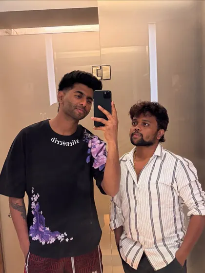 A mirror selfie with Mayank Yadav.