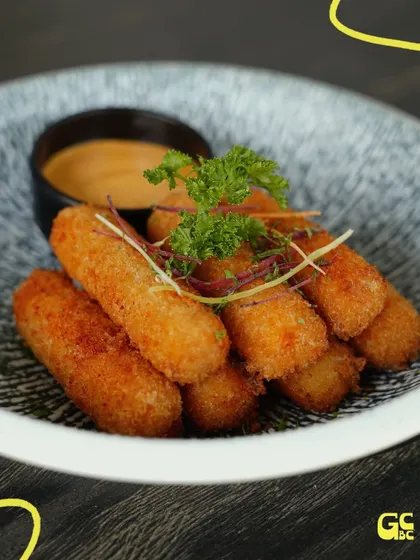 Crispy on the outside, cheesy on the inside. These mozzarella sticks are a crowd favorite and the perfect snack to share.