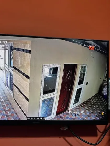 Monitoring the corridor of a residential building. This is a common setup for apartments to keep track of who is coming and going.