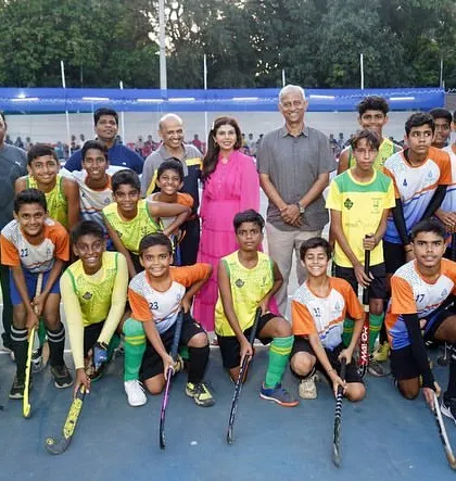 A group photo of all the teams at the Bandra Gymkhana tournament, promoting sportsmanship.