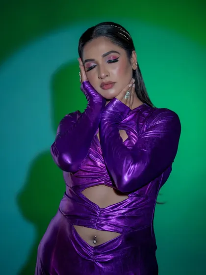 A soft and moody pose. The makeup is versatile enough to convey different emotions.