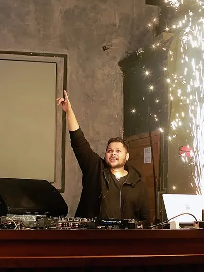 Bringing the heat with full-scale production. Cold pyro effects are just one way I elevate the atmosphere and make the night's biggest moments even more memorable.