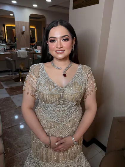 A happy and confident bride-to-be, ready for her Roka ceremony.