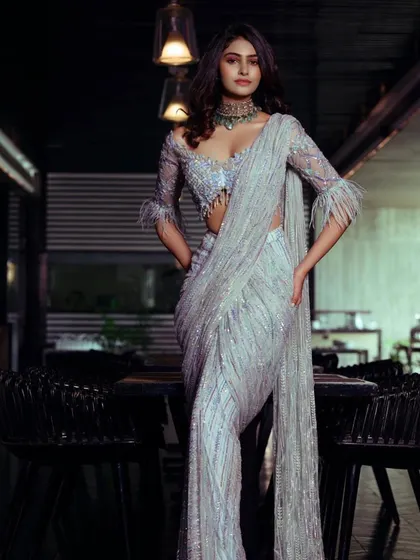 For another look in the G&G Magazine feature, I styled Manasa Varanasi in this ethereal, feather-detailed saree. The goal was a soft, glamorous look perfect for a sophisticated evening event.