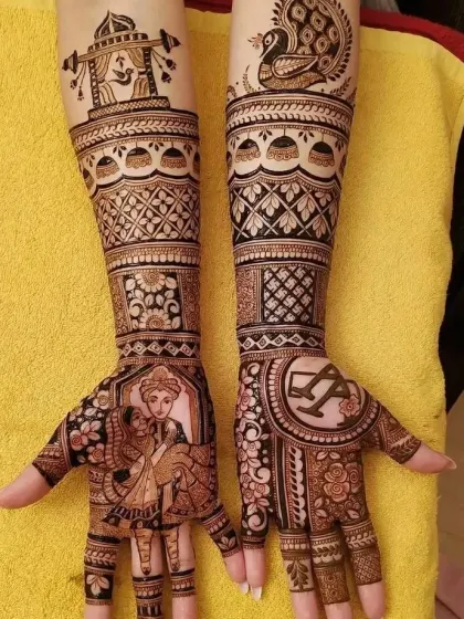 This design combines a romantic couple portrait on one hand with personalized initials on the other. It's a great way to have both a story and a modern monogram.