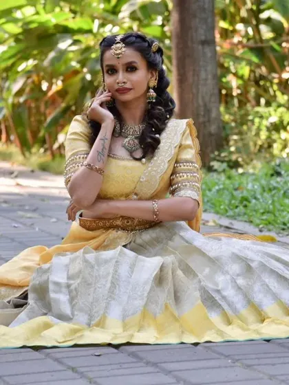 Another shot of the actress, showing off the trending Jadau jewellery.