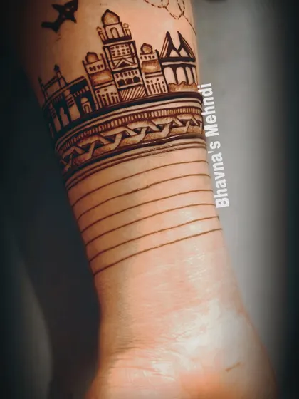 The initial outline of the Mumbai skyline design, showing how we build up the details layer by layer.