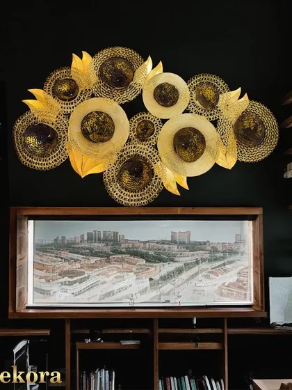 This golden wall decor art is a statement of luxury and sophisticated taste.