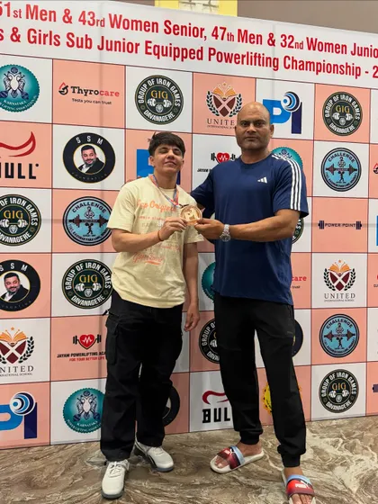 Presenting the bronze medal to my student Sonia Dhaka. Her first national competition and she is already on the podium. This is just the beginning.