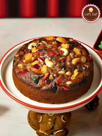 My traditional Christmas Plum Cake is a festive staple, rich with fruits and nuts soaked over time. I offer it in both classic (with egg and alcohol) and custom (egg-free, alcohol-free) versions to suit everyone's preference.
