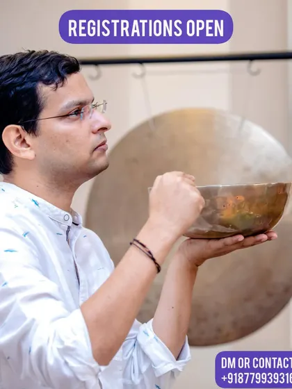 Registrations are open for our next sound journey. Immerse yourself in the art of playing singing bowls and discover their power to bring peace and stillness.