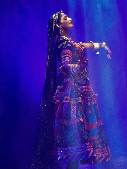 A quiet moment of reflection within the powerful Kalbelia performance. Even in stillness, the energy of the dance and the spirit of Rajasthan are present.