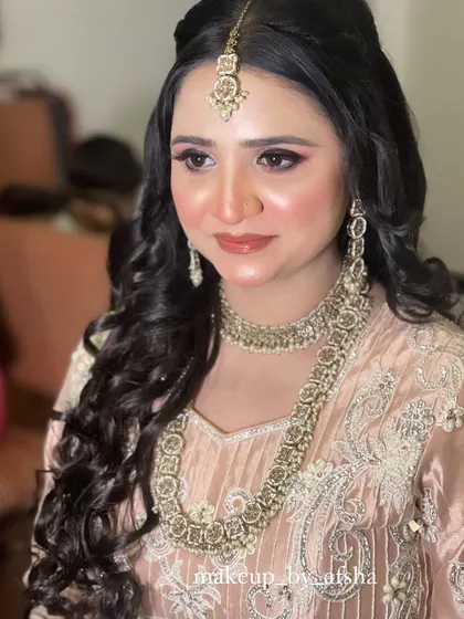 Another angle of this lovely, natural makeup look.