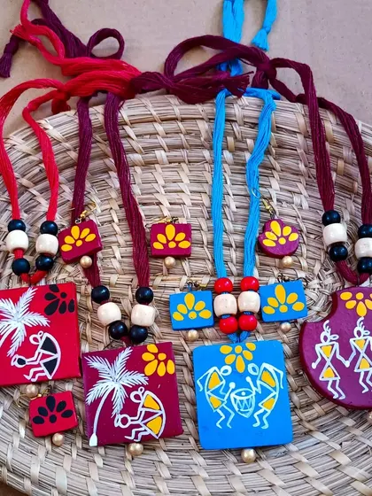 A collection of my simple Warli art sets, featuring different motifs like dancers, coconut tree climbers, and musicians. These are budget-friendly, making them excellent for bulk return gifts.