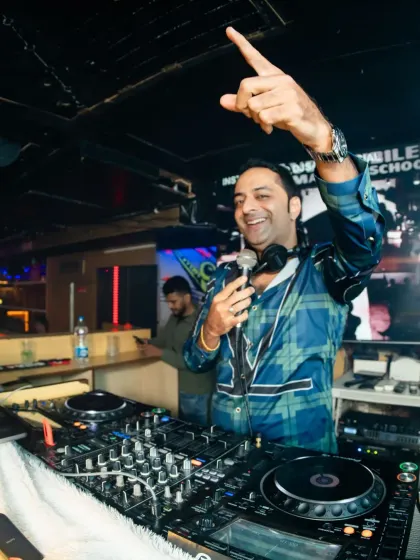 A great moment from a Blockbuster Holly-Bollywood night. The feeling of a crowd singing along and reaching for the beat drop is why I love being a DJ in Bangalore.