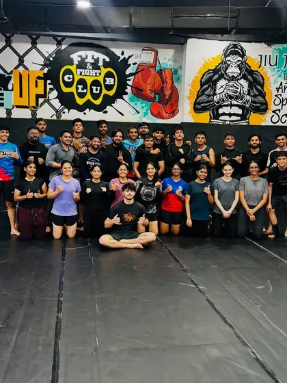 The full group after a rewarding BJJ workshop. Learning together, growing together.