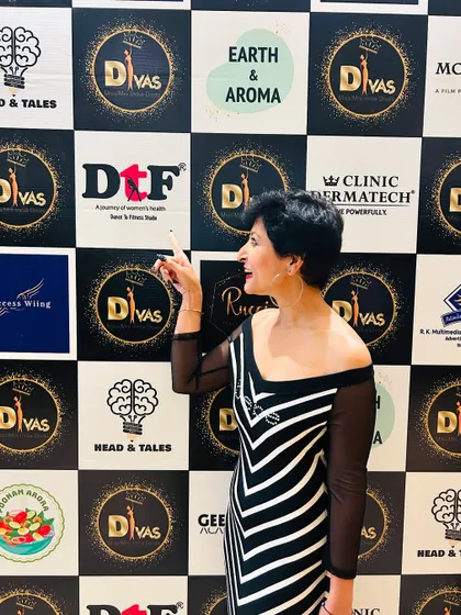Posing at the media wall. Proud to have DtF associated with such a great event.