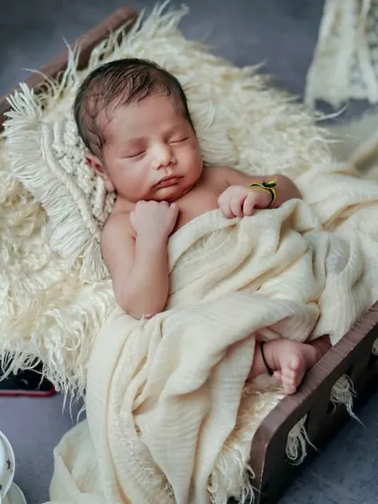 A simple, peaceful slumber. I love using soft, neutral fabrics and simple props to create portraits where your baby is the sole focus.