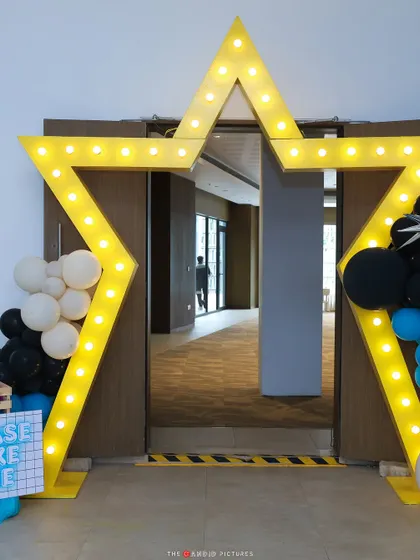 A giant light-up star served as a bold entrance piece for Vansh's rockstar party, immediately setting a cool, high-energy vibe for the celebration.