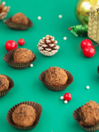Our classic chocolate truffles, dusted with cocoa powder. They are rich, smooth, and melt in your mouth. A must-have for any chocolate lover.
