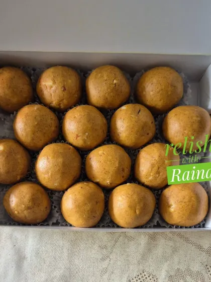 A close-up of my Besan Laddoos. The ones with sugar are extremely soft, while the jaggery version is medium-hard.