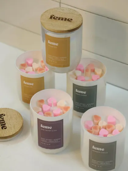 Add a special touch to any setting with our Holographic Jars, filled with cute heart-shaped wax melts.