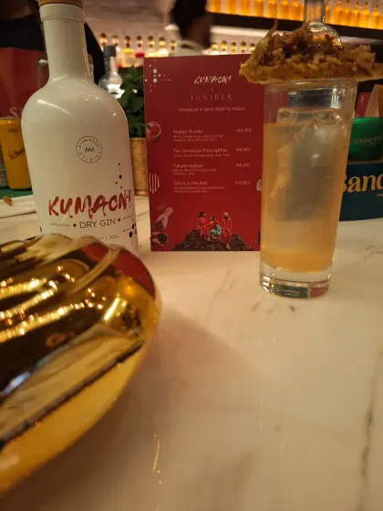 A snapshot from the Kumaoni & I gin tasting event. The presentation of the product, including bespoke cocktails and brand storytelling, was central to the launch I hosted at the Juniper Club.