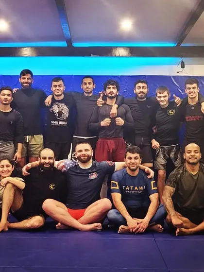 The crew from Day 1 of another Mike Murrell seminar. The energy and camaraderie are clear to see.